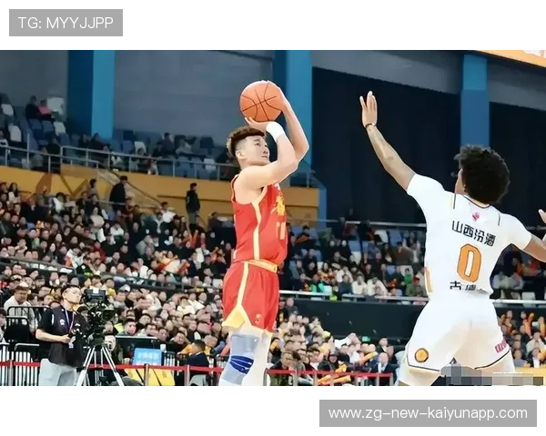 CBA 球员用防守转换发动终极进攻